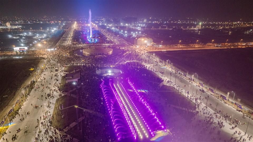 Hà Nam đón giao thừa bằng đêm nhạc đẳng cấp và màn bắn pháo hoa tầm cao hoành tráng - Ảnh 10. Hà Nam đón giao thừa bằng đêm nhạc đẳng cấp và màn bắn pháo hoa tầm cao hoành tráng - Ảnh 10.