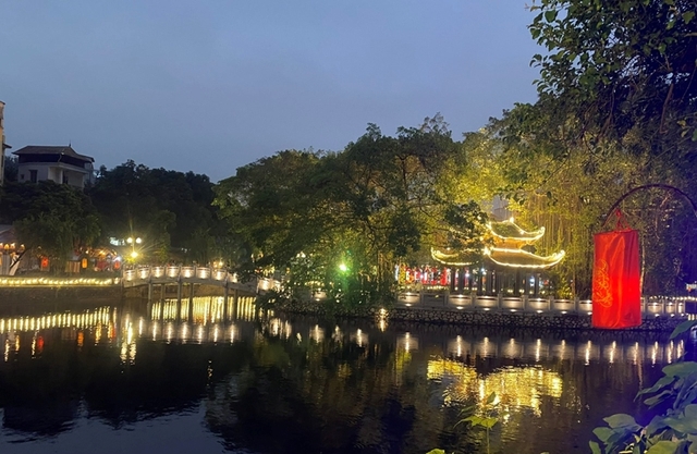 Hội chữ Xuân Ất Tỵ 2025 tại di tích Văn Miếu – Quốc Tử Giám: Kết nối giá trị văn hóa truyền thống với đương đại - Ảnh 2. Hội chữ Xuân Ất Tỵ 2025 tại di tích Văn Miếu – Quốc Tử Giám: Kết nối giá trị văn hóa truyền thống với đương đại - Ảnh 2.