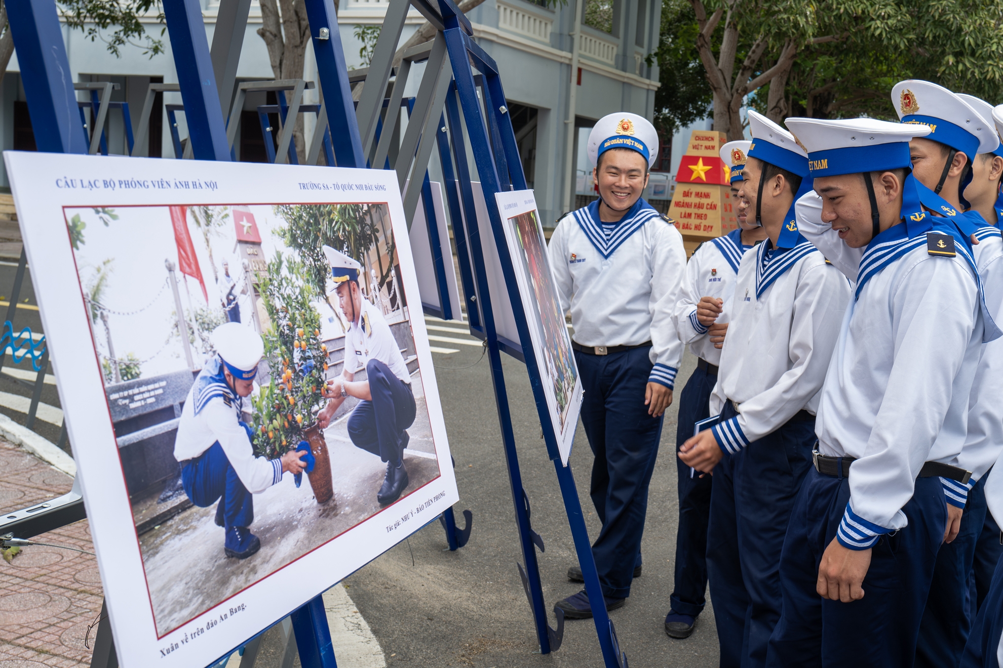 Công bố nhiều tài liệu, hình ảnh quý về "Hoàng Sa, Trường Sa - Tổ quốc nơi đầu sóng" - Ảnh 8. Công bố nhiều tài liệu, hình ảnh quý về "Hoàng Sa, Trường Sa - Tổ quốc nơi đầu sóng" - Ảnh 8.