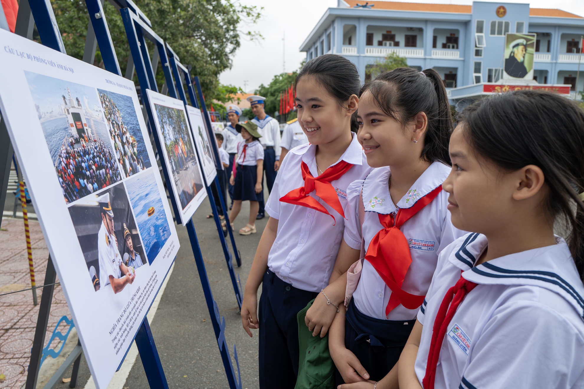Công bố nhiều tài liệu, hình ảnh quý về "Hoàng Sa, Trường Sa - Tổ quốc nơi đầu sóng" - Ảnh 9. Công bố nhiều tài liệu, hình ảnh quý về "Hoàng Sa, Trường Sa - Tổ quốc nơi đầu sóng" - Ảnh 9.