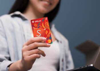 Hội chị em truyền nhau bí kíp “sắm Tết 0 đồng” với VPBank S Rewards Mastercard